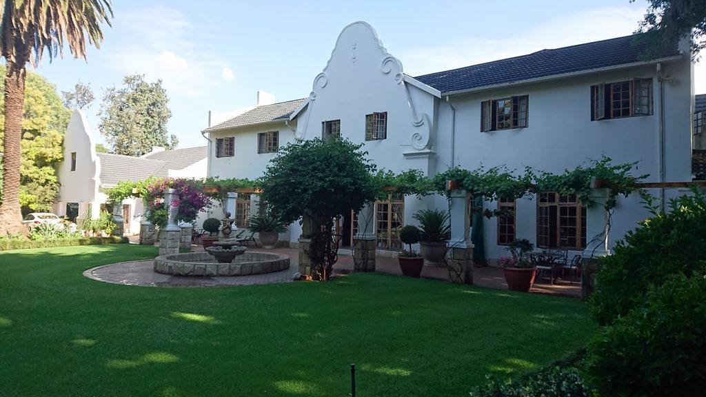 Le Chateau Guest House And Conference Centre Kempton Park Exterior foto