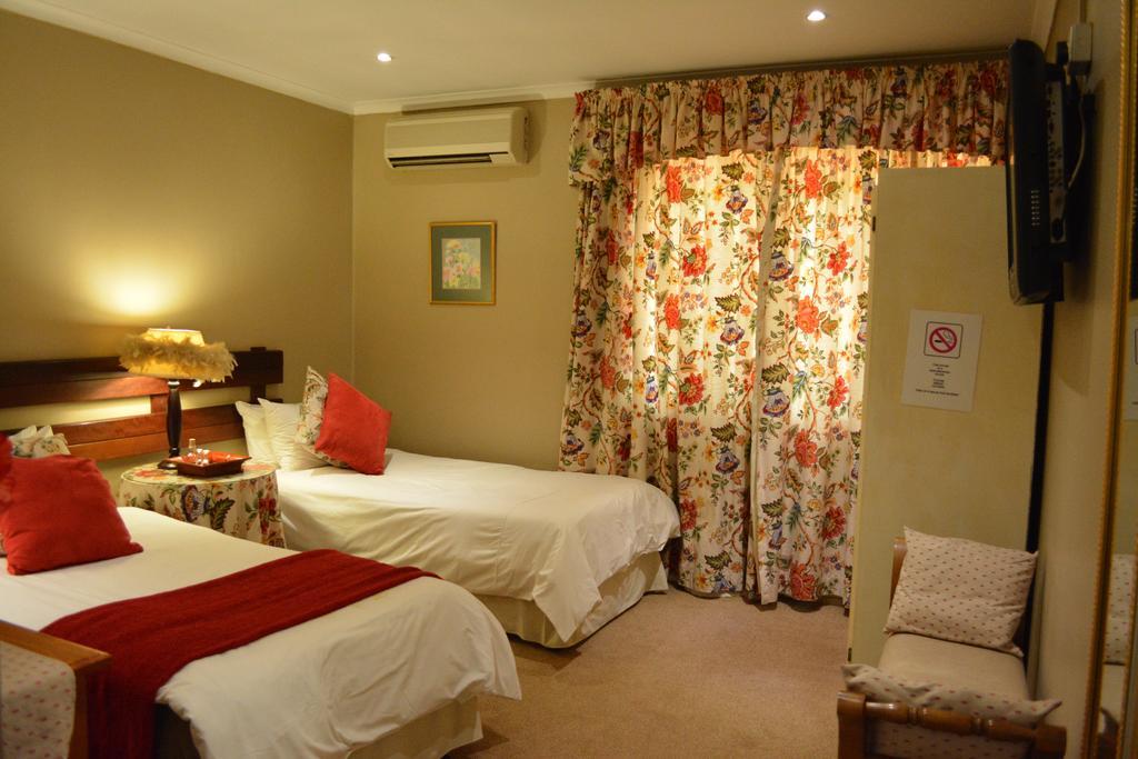 Le Chateau Guest House And Conference Centre Kempton Park Exterior foto