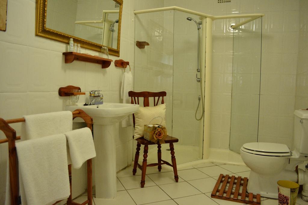 Le Chateau Guest House And Conference Centre Kempton Park Exterior foto
